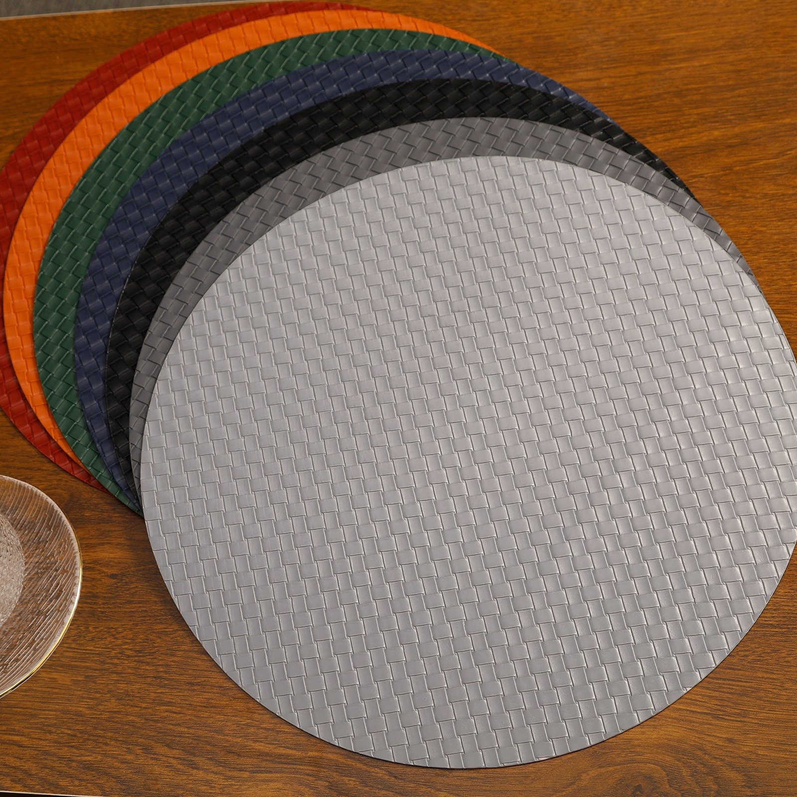 Custom Round Woven Dining Placemat detail